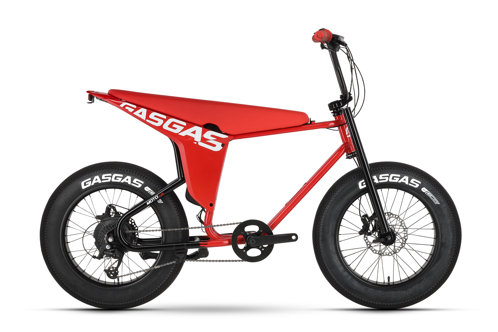 GasGas MOTO 1 rdeče e-fatbike kolo z retro moto dizajnom, Bafang 70 Nm motorjem in debelimi 20-palčnimi gumami na urbani poti